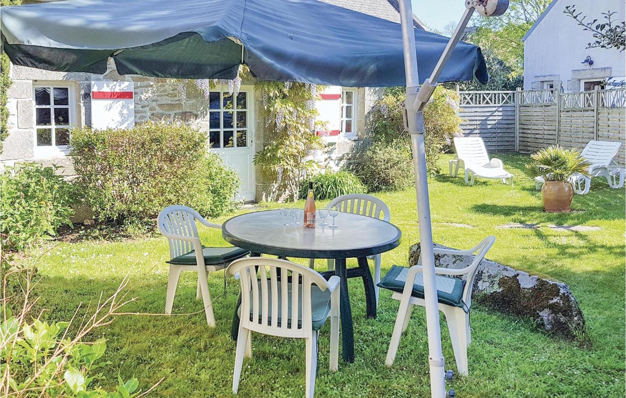Pet Friendly In With Kitchen *